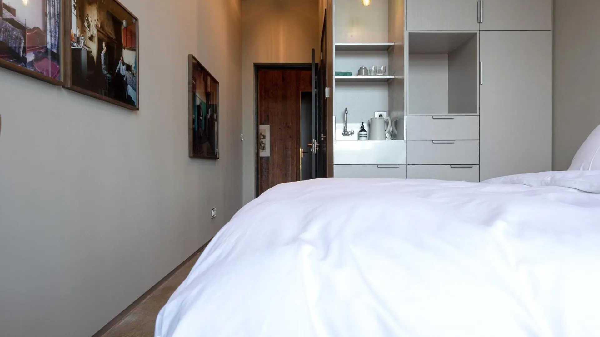 Hotel Piet Hein Eek Eindhoven 0*,  Pays-Bas
